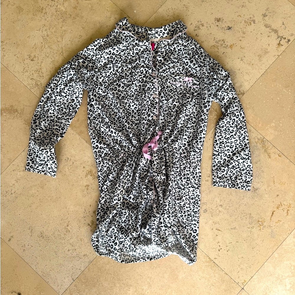 Victoria Secret’s Leopard Print sleep shirt sz M